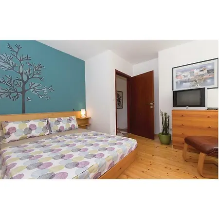 Apartment Pula *Xii * شقة *