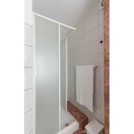 Apartment Pula *Xii * شقة *