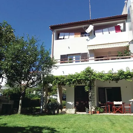 Apartment Pula *Xii * شقة *