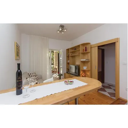 Apartment Pula *Xii * شقة